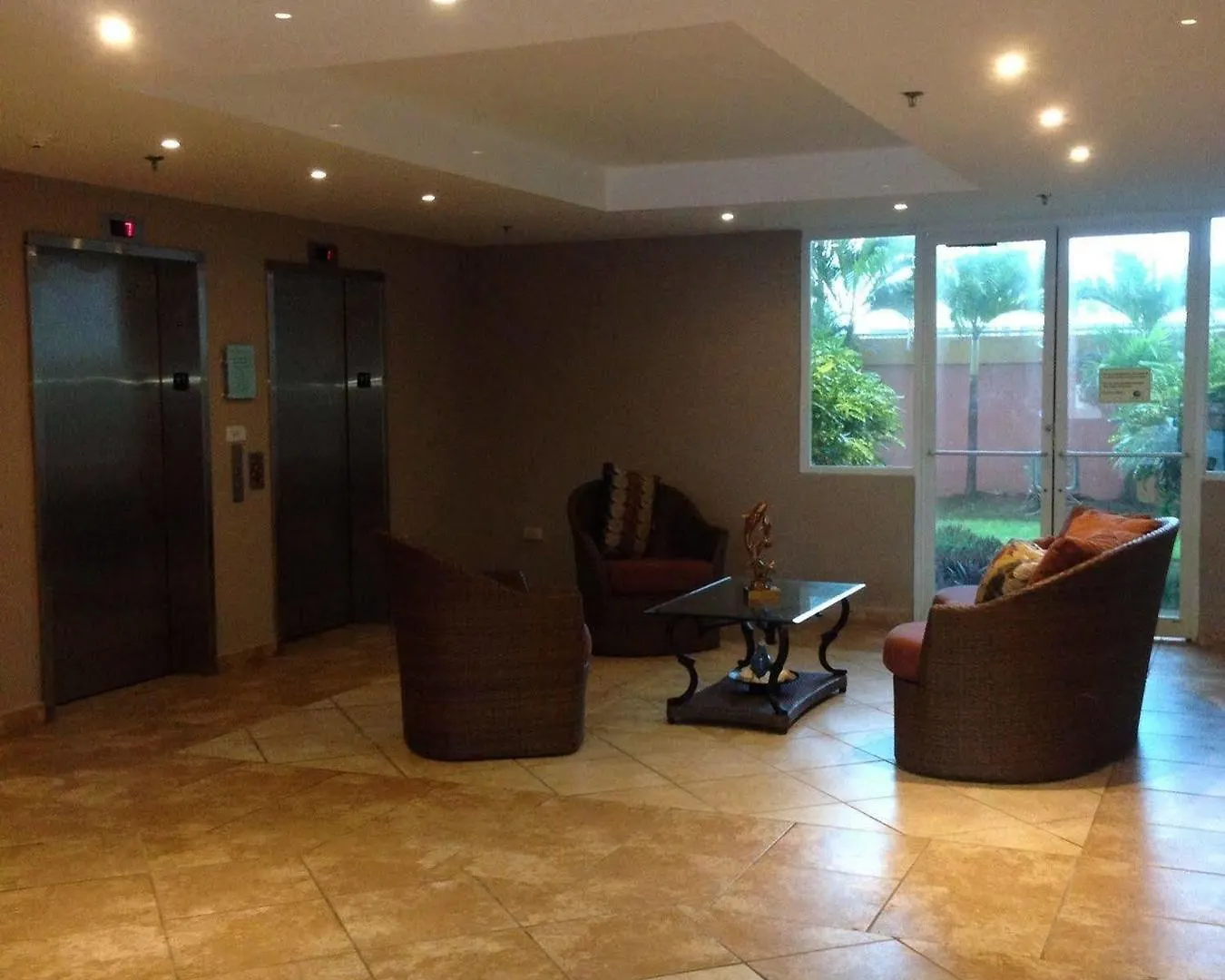 Dolphin Tower Apartment 0*, Luquillo